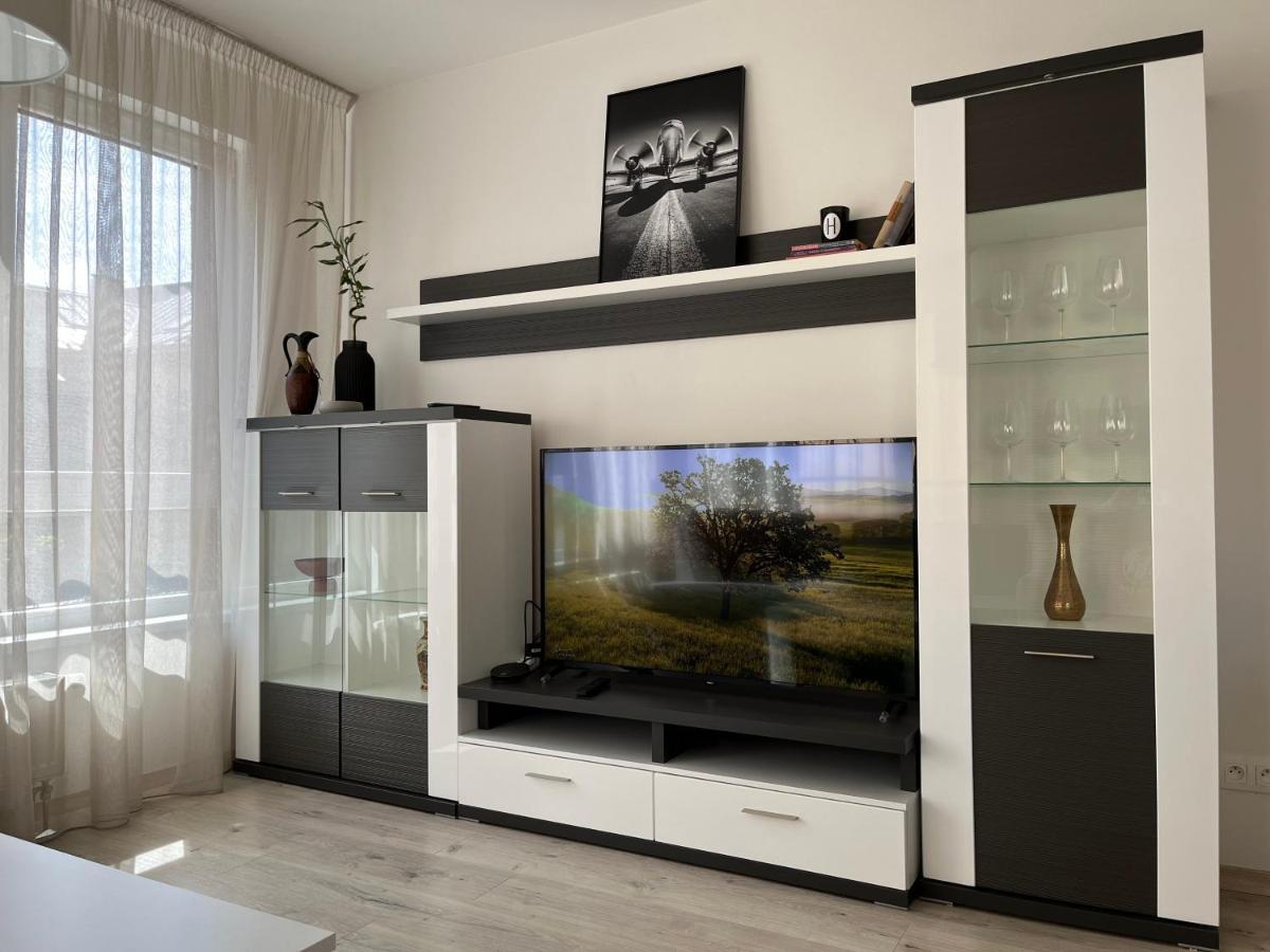 Elegant Escape Ii - Centre Apartment Pressburg